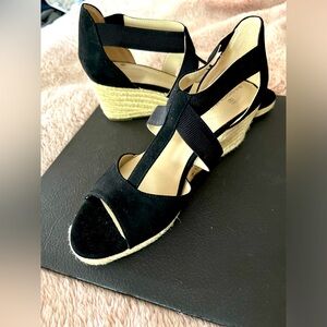 Bandilino summer wedge shoes